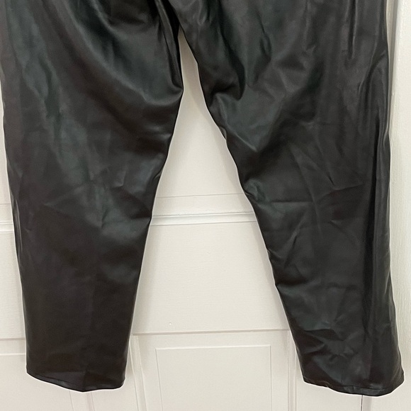 Gap Sky High Rise Faux Leather Cheeky Straight Pants Black Size 31/12R Chic Edgy - Picture 8 of 13